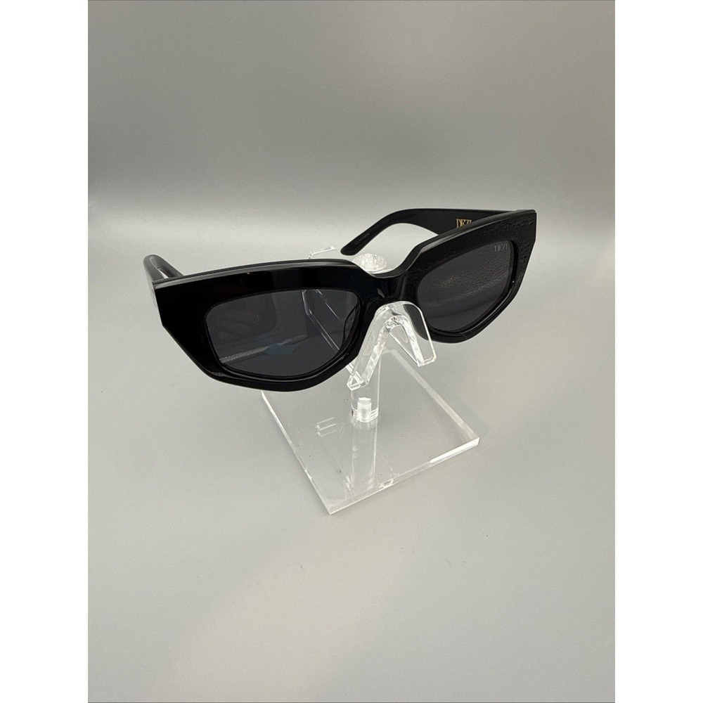 DEZI "ON READ" AUTHENTIC SUNGLASSES BLACK CAT EYE GRAY LENS 52–18 MODERN TREND
